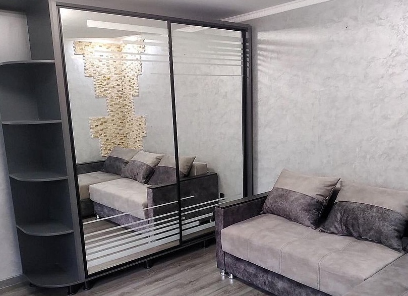 Как выбрать идеальные шкафы с раздвижными дверями: секреты механизмов и стильные решения для вашего интерьера